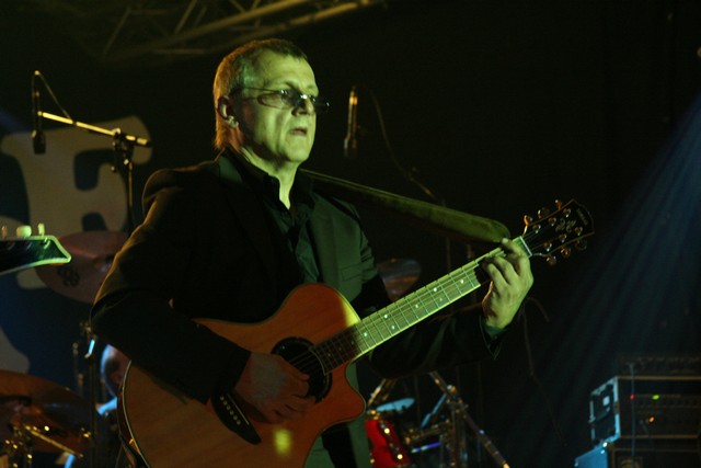 Bernd an der Gitarre