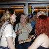 Die "Groupies" formieren sich und warten auf die Stars