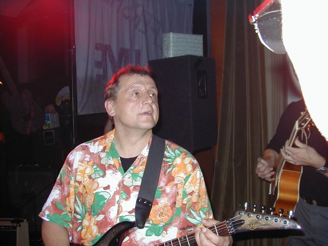 Bernd an der Gitarre