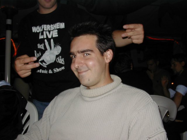 Patrick grinst sich einen...