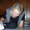 Katrin macht sich Notizen