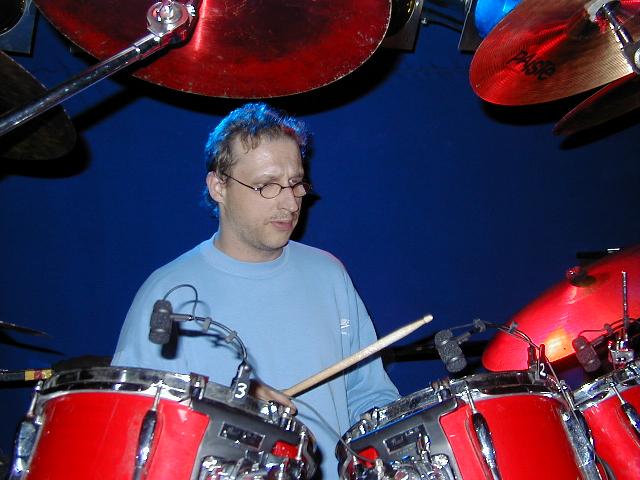 Gottschi an den Drums