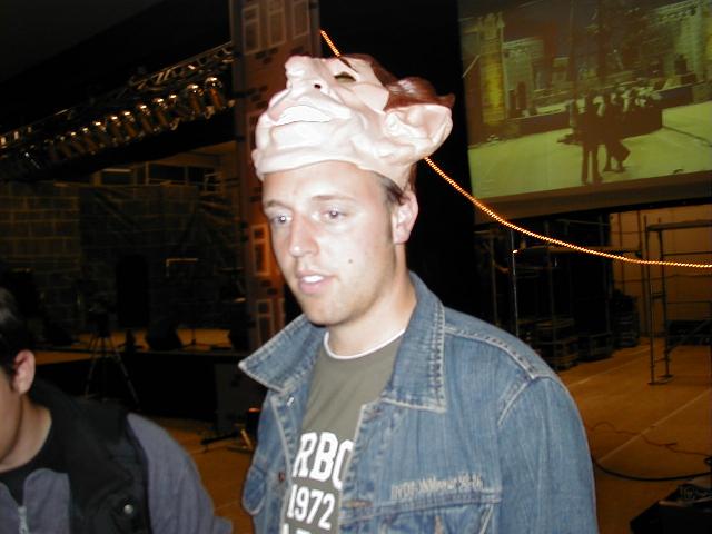 Daniel mit Prinz-Charles-Maske